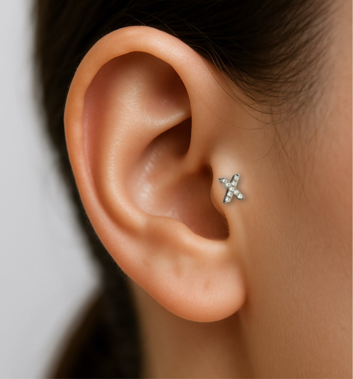 Xis Gümüş Renk Titanyum Piercing
